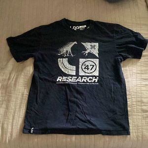 Men’s LRG graphic tee size L